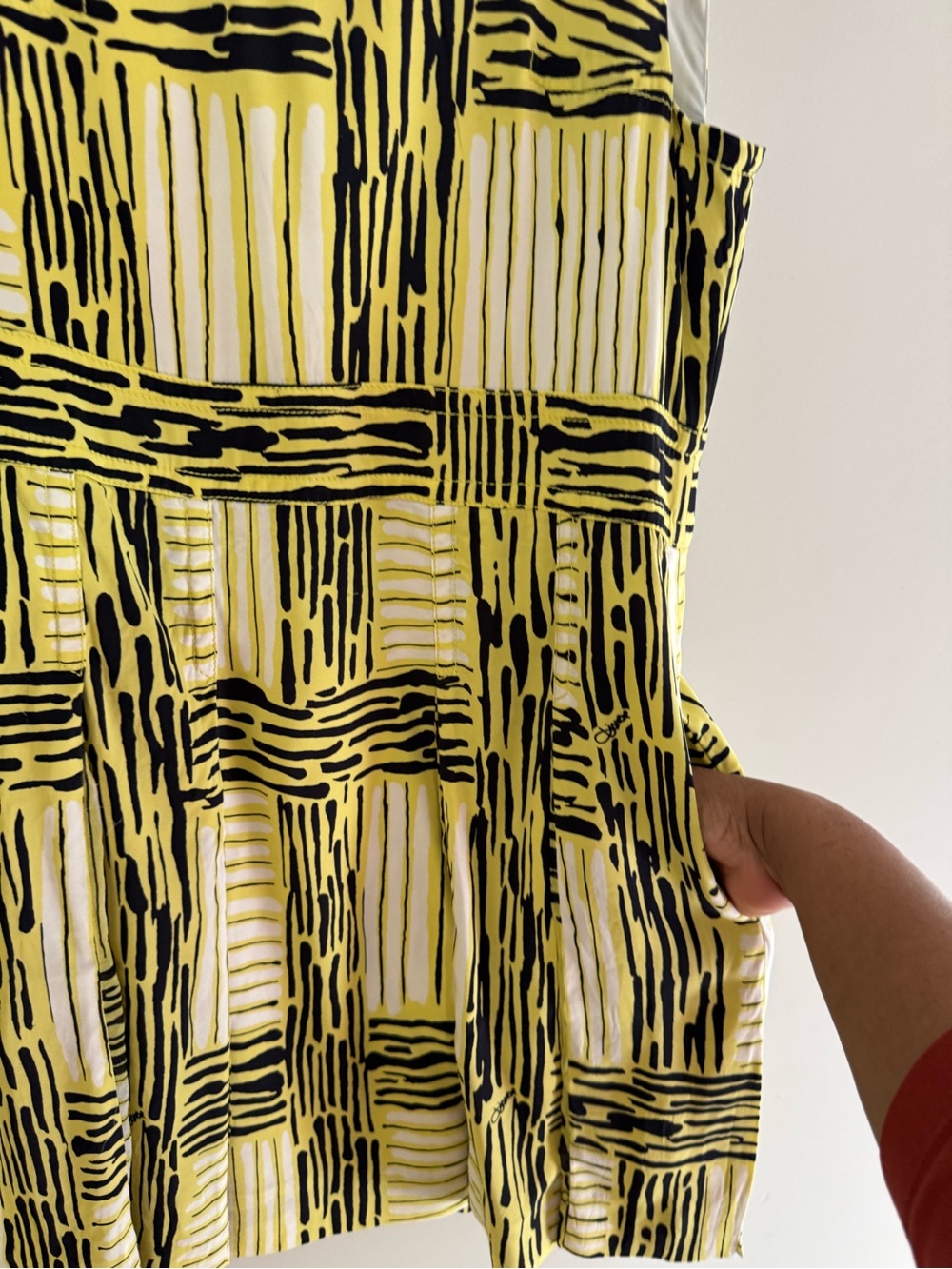 Diane Von Furstenberg Yellow & Black Patterned Sleeveless Dress - Picture 6 of 7